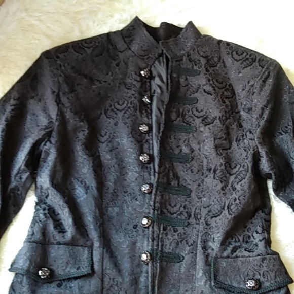 Black paisley print jacket - Picture 2 of 3